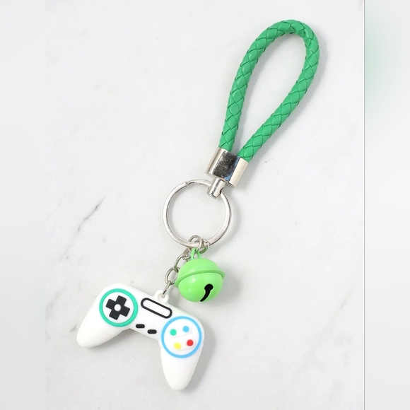 Game Controller Keychain in green BNIB - Picture 1 of 5
